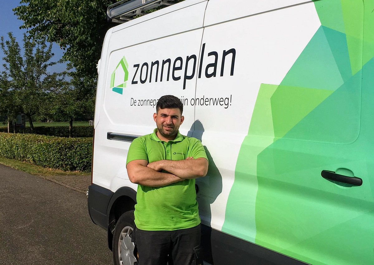 monteur zonnepanelen | workz uitzendbureau putten gelderland | zonneplan vacature monteur zonnepanelen collega 