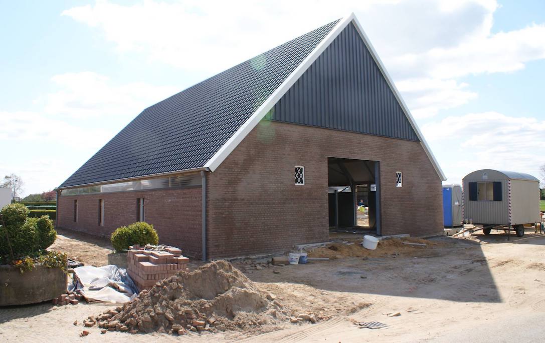 Nieuwbouw van een traditionele stal
